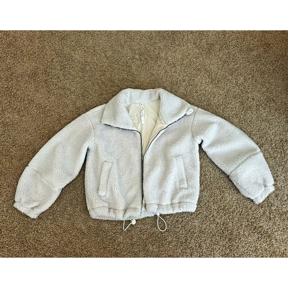 Lululemon White Sherpa Full Zip Jacket Women’s Size 6 Long Sleeve
